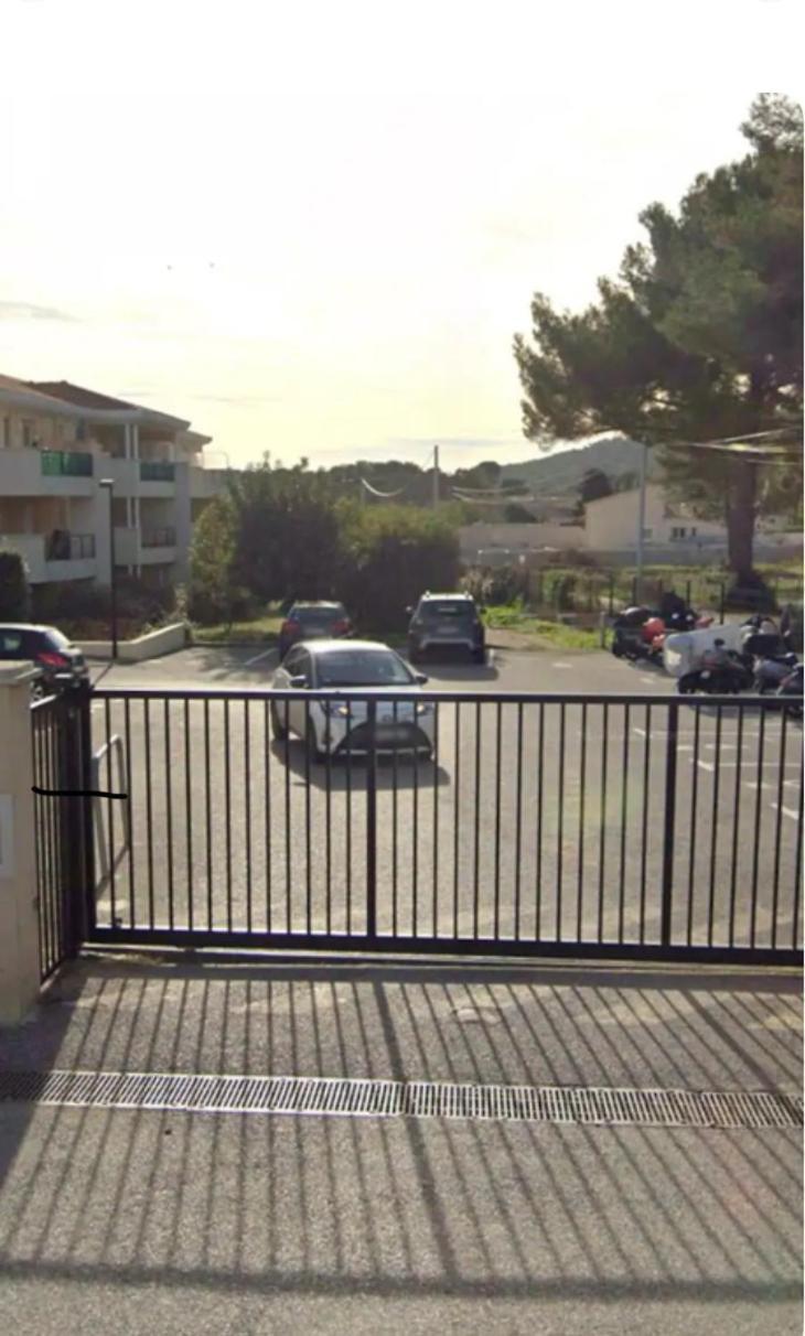 L'azureenne Vue Sur Piscine Appartement *
